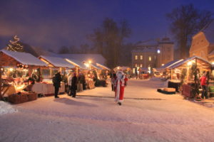 Adventsmarkt_Lomnitz01_FotoSchloss
